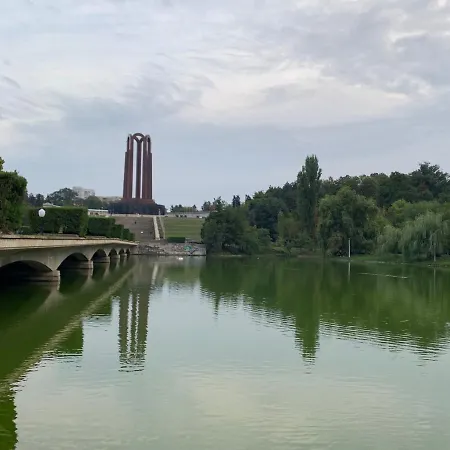 Διαμέρισμα Mistral Carol Park
